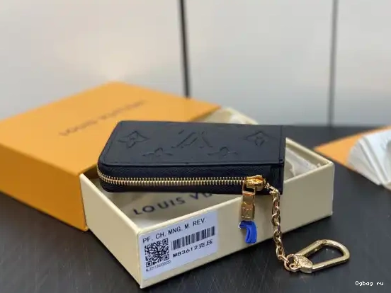 Noa LOUIS WALLET-11*7*1.5cm VUITTON 0702